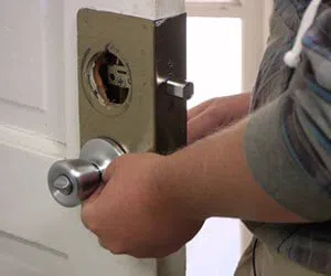 Capitol Locksmith Service Miami, FL 305-894-5977 - locksmith-12